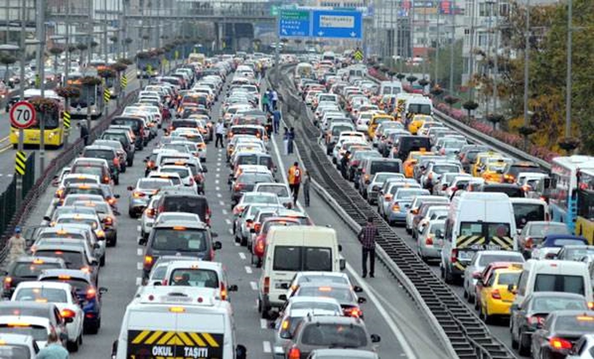 Adana Emniyet Müdürlüğü\'nden Trafik Yoğunluğuna Önlem
