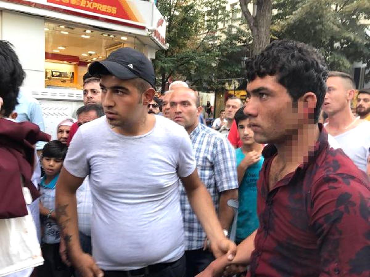 Afgan Sığınmacıların Bıçaklı Kavgası: 2 Yaralı