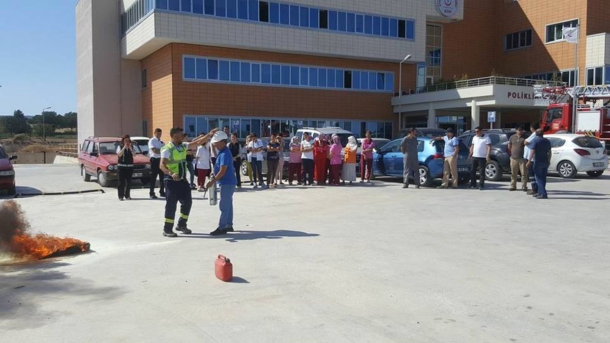Ayvacık Devlet Hastanesi\'nde Yangın Tatbikatı