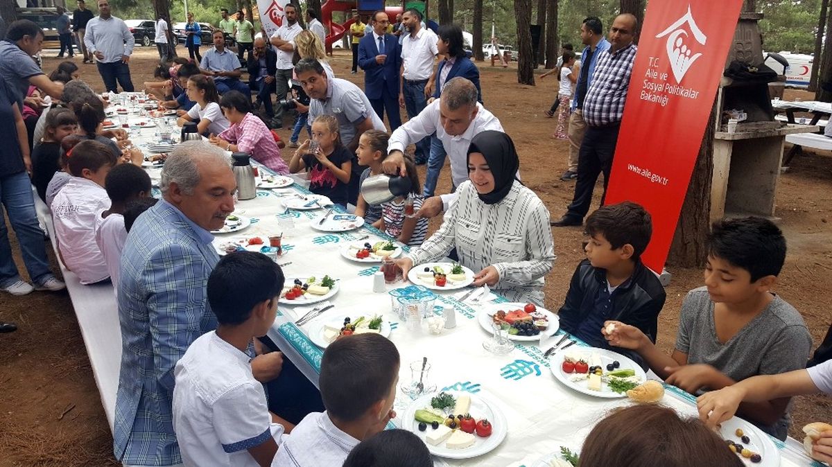 Bakan Kaya\'dan Yetiştirme Yurdu Açıklaması