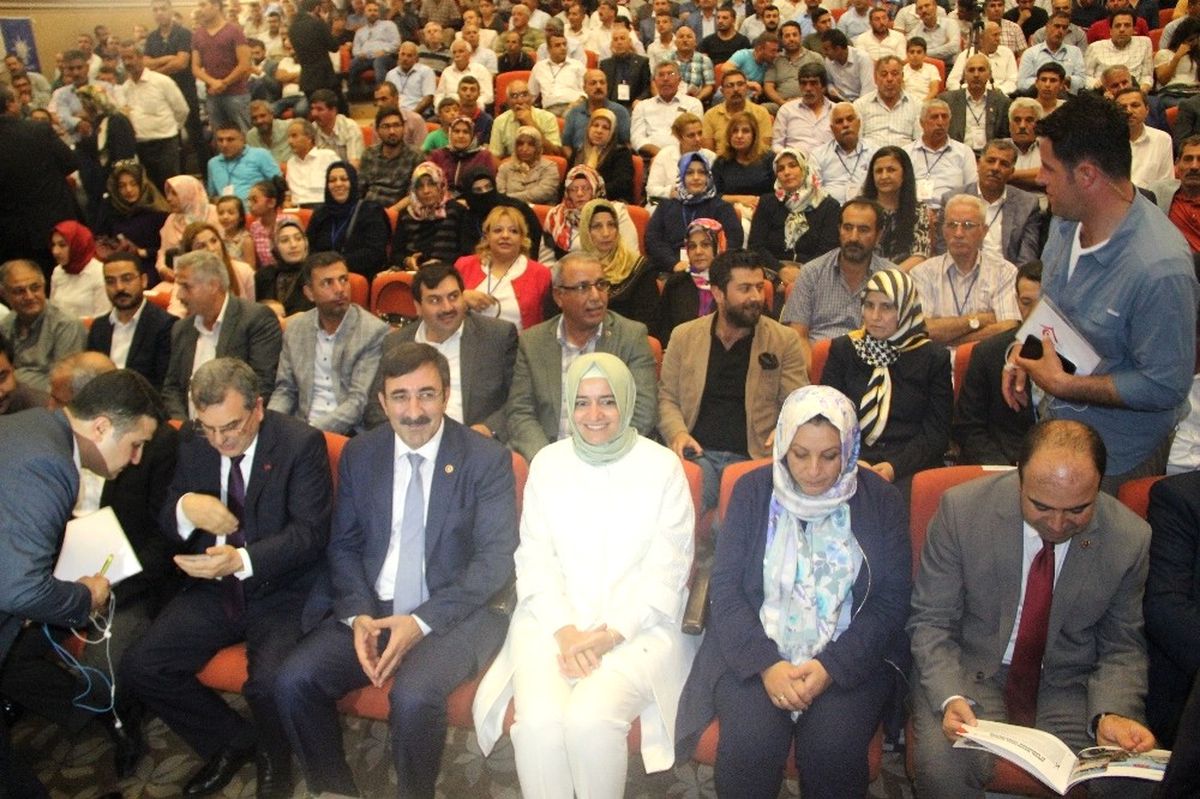 Bakan Kaya ve Genel Başkan Yardımcısı Yılmaz Şanlıurfa\'da Kongrelere Katıldı