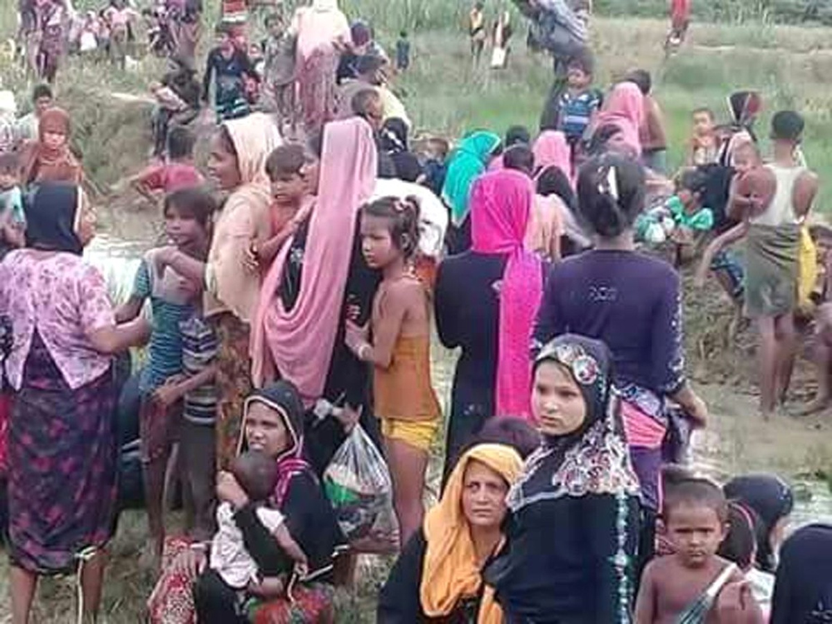 Bangladeş\'e Sığınan Arakanlıların Sayısı Artıyor
