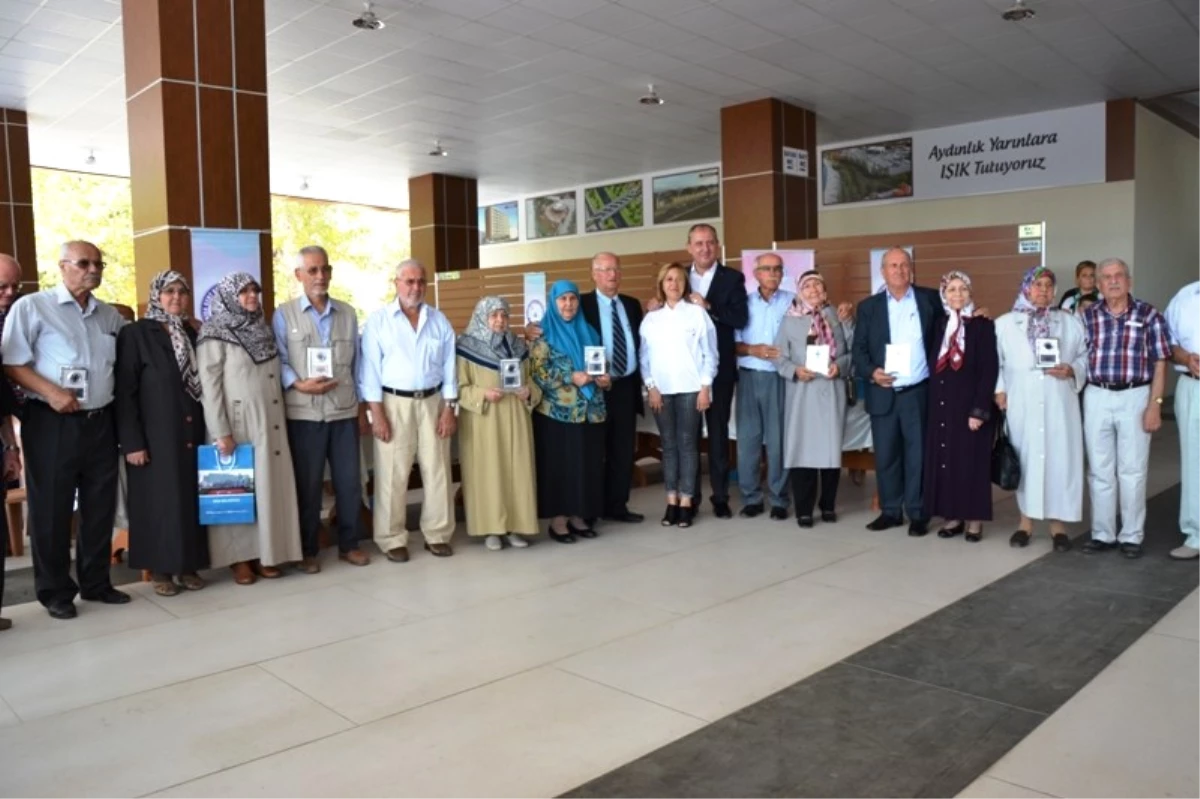 Bir Yastıkta 50 Yılı Deviren Çiftler Ödüllendirildi