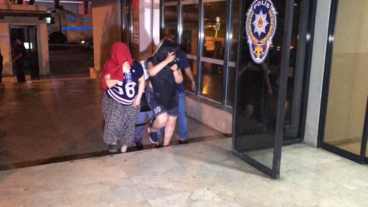Bursa\'da Fuhuş Operasyonunda: 24 Kişi Gözaltı