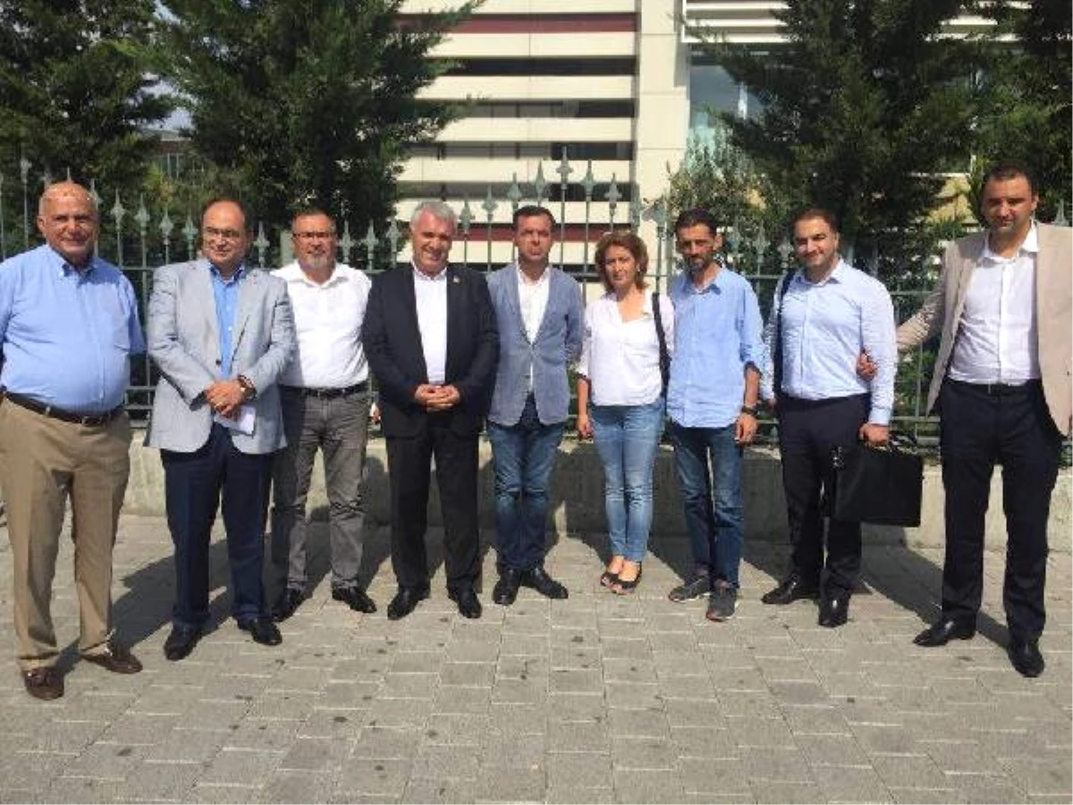 CHP\'li Avukatlar Kılıçdaroğlu\'nun Gözaltına Alınan Avukatı Celal Çelik\'i Ziyaret Etti