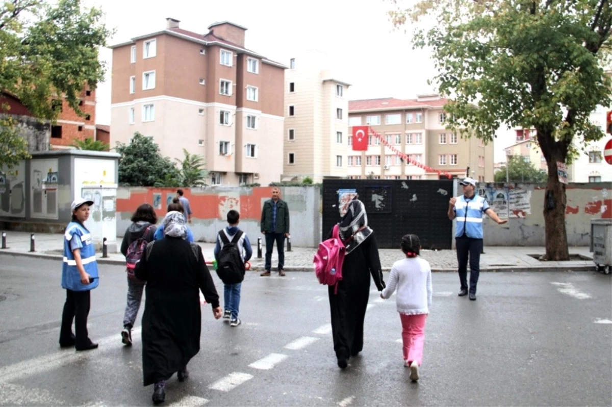 İstanbul\'da Ders Başı Alarmı! Yol Çalışmaları Durduruldu, 06:00 ile 14:00 Arası Ulaşım Ücretsiz