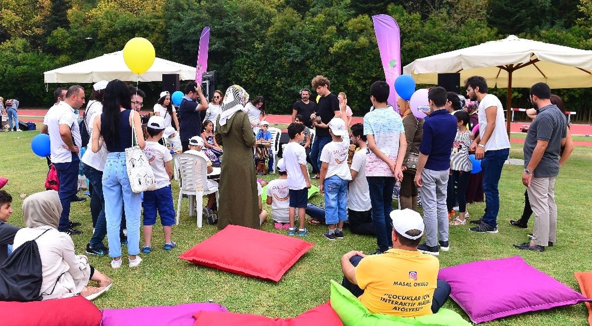 Kansersiz Yaşam Derneği\'nden "Gülümse Sen" Şenliği
