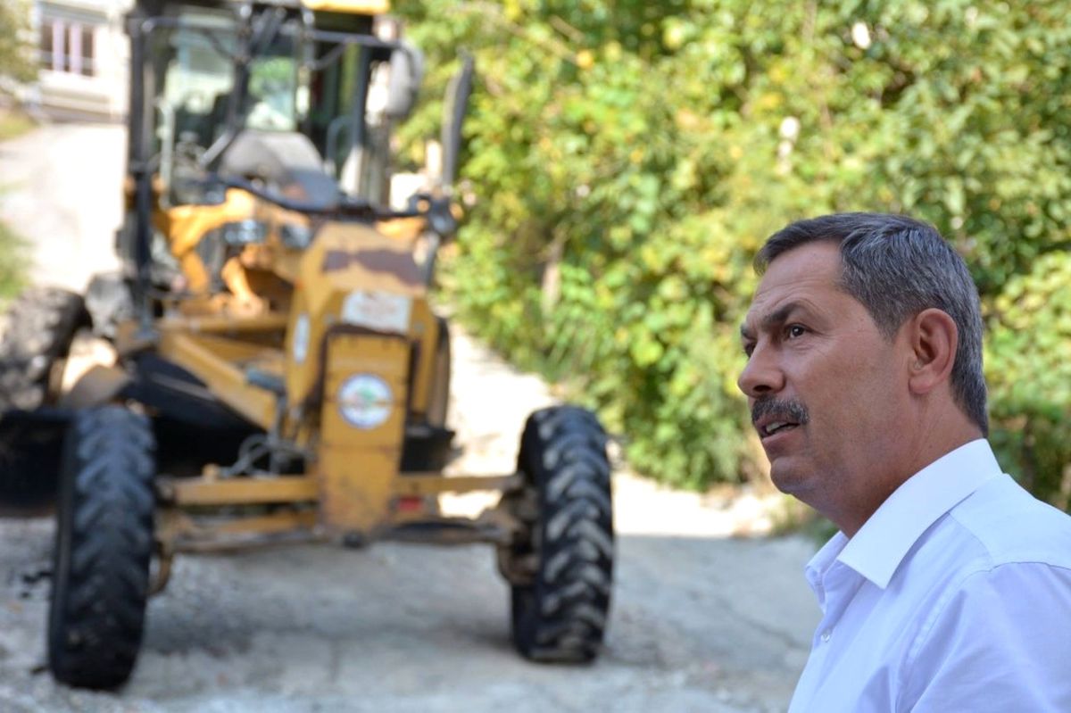 Kdz. Ereğli Belediyesi Okul Önlerini Asfaltlıyor