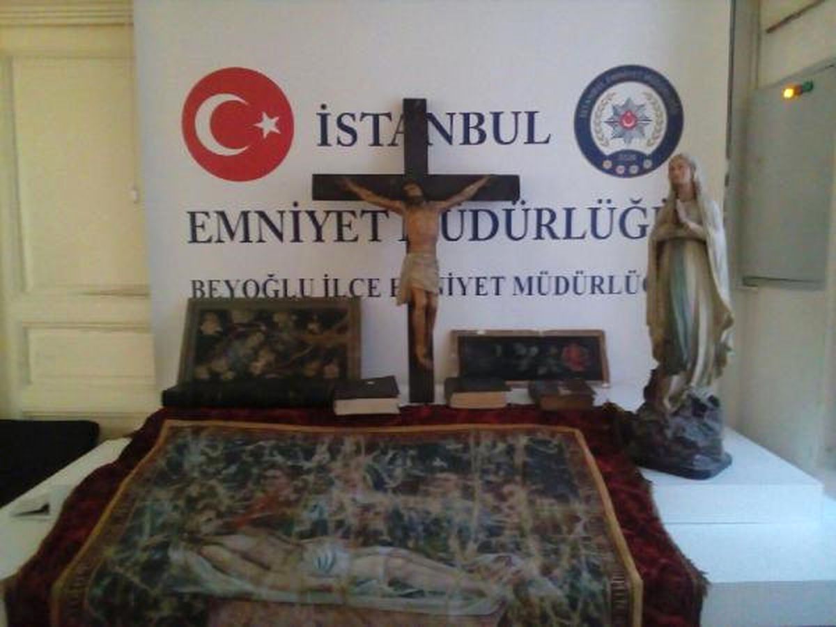 Kilise Hırsızları Yakalandı