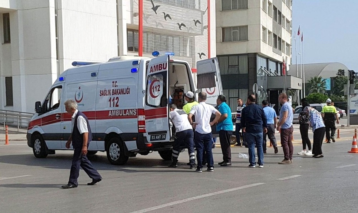 Motosiklet ile Otomobil Çarpıştı: 1 Yaralı