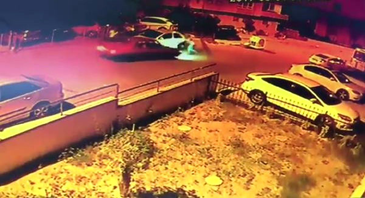 Otomobilini İki Kardeşin Üzerine Sürdü