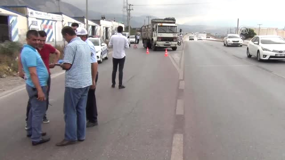 Seyir Halindeki Otomobilin Bagajında Patlama Meydana Geldi