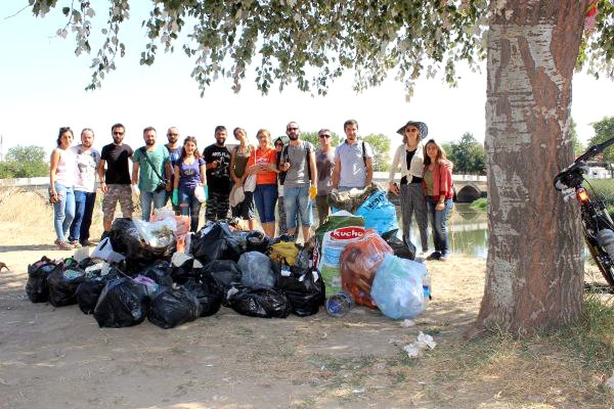 Tunca Nehri\'nde Çöp Topladılar
