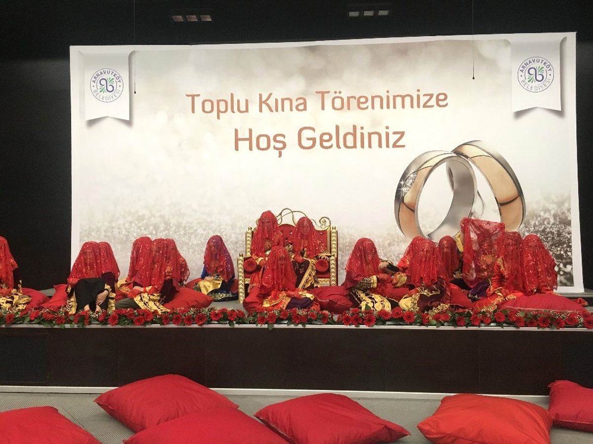 39 Genç Kıza Toplu Kına Gecesinde Kınaları Yakıldı