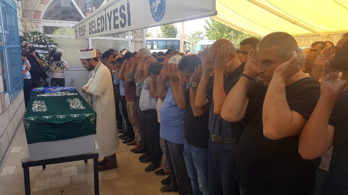 ABD\'de Hayatını Kaybeden Tuğbanur Karataş İçin Cenaze Namazı Kılındı