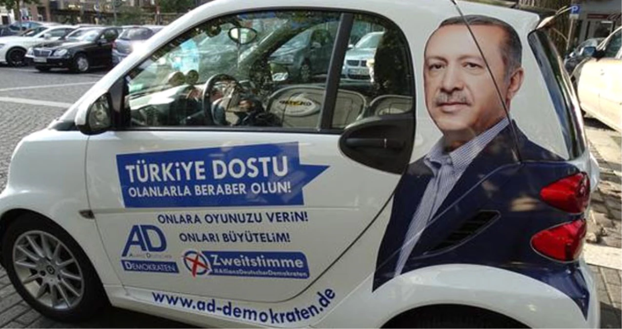 Almanya\'daki Seçimlerde Erdoğan\'ın Fotoğrafıyla Oy İstediler