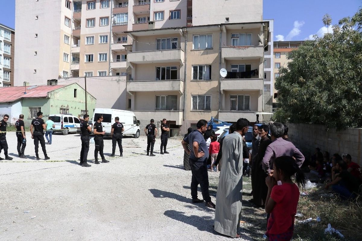 Aracın Altında Kalan Suriyeli Çocuk Hayatını Kaybetti