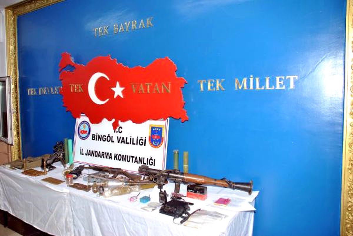 Bingöl\'de PKK\'ya Ait Silah ve Cephane Ele Geçirildi