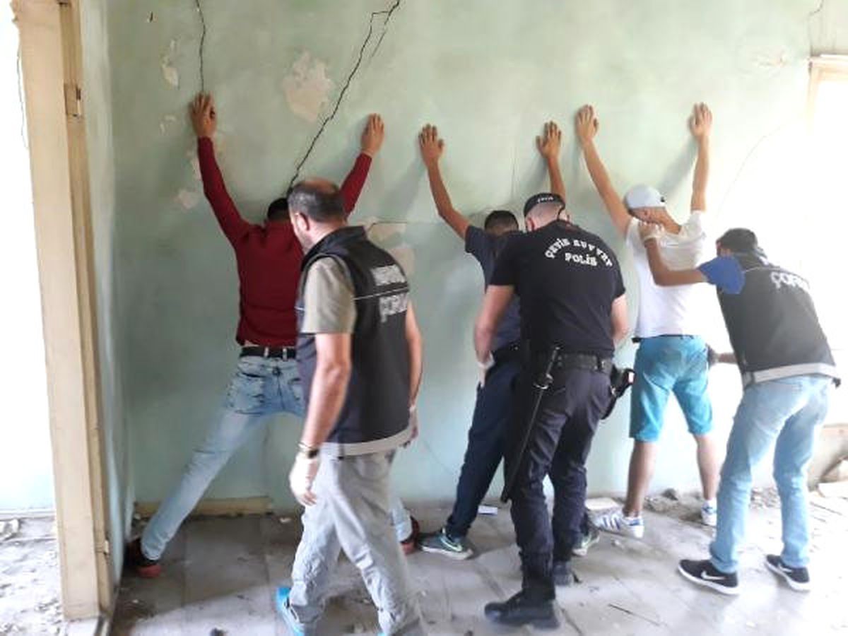 Çorum\'da Polis Metruk Binalarda Denetleme Yaptı