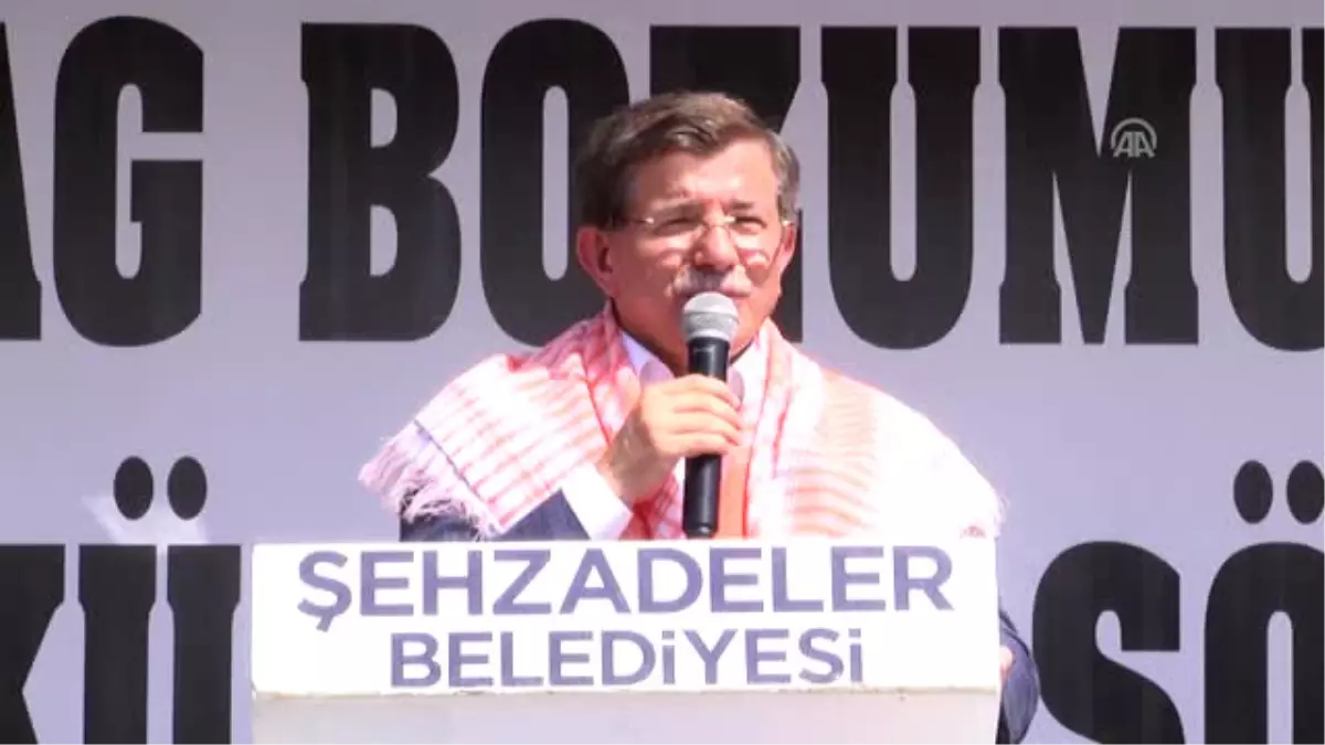 Davutoğlu: "Daha Küçük Birliklere Değil Daha Büyük Birliklere İhtiyacımız Var"