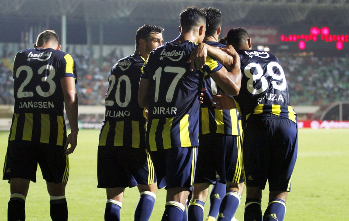 Fenerbahçe İlk Yarıyı Önde Kapattı