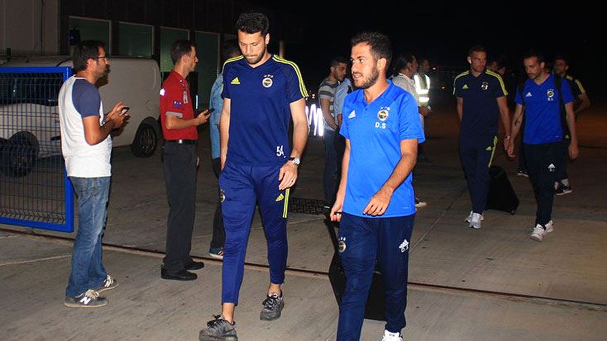 Fenerbahçe Kafilesi Antalya\'da