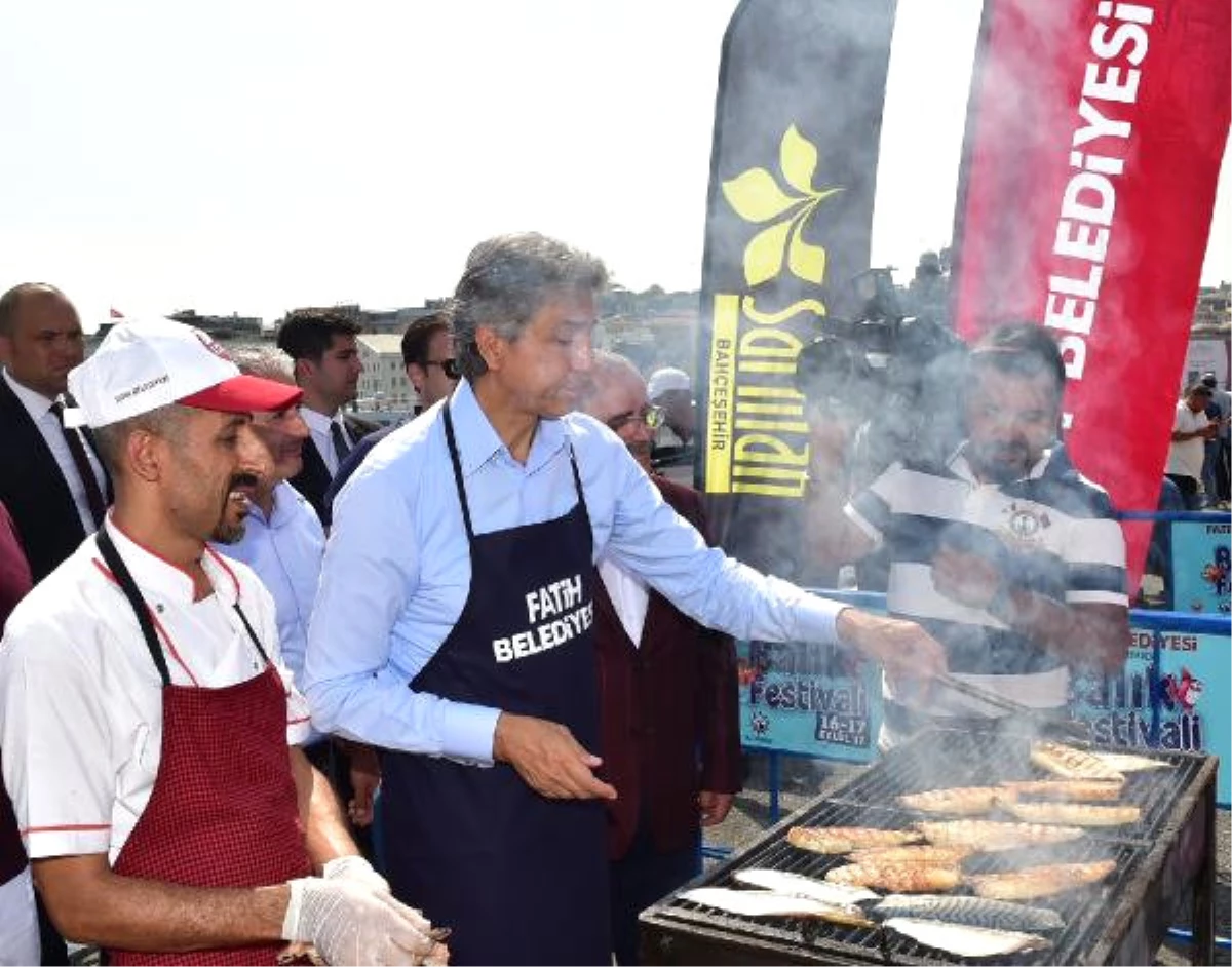 Galata Köprüsü Üstünden "Balık Tutma Yarışması"