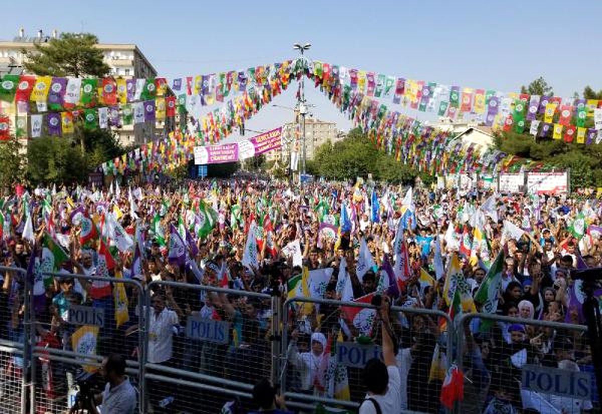Hdp\'den Diyarbakır\'da \'Adalet, Vicdan ve Demokrasi\' Mitingi