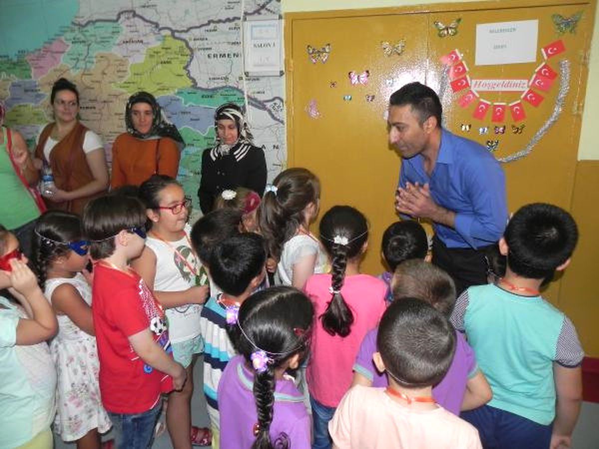 Minik Öğrenciler Okulu Sevdi
