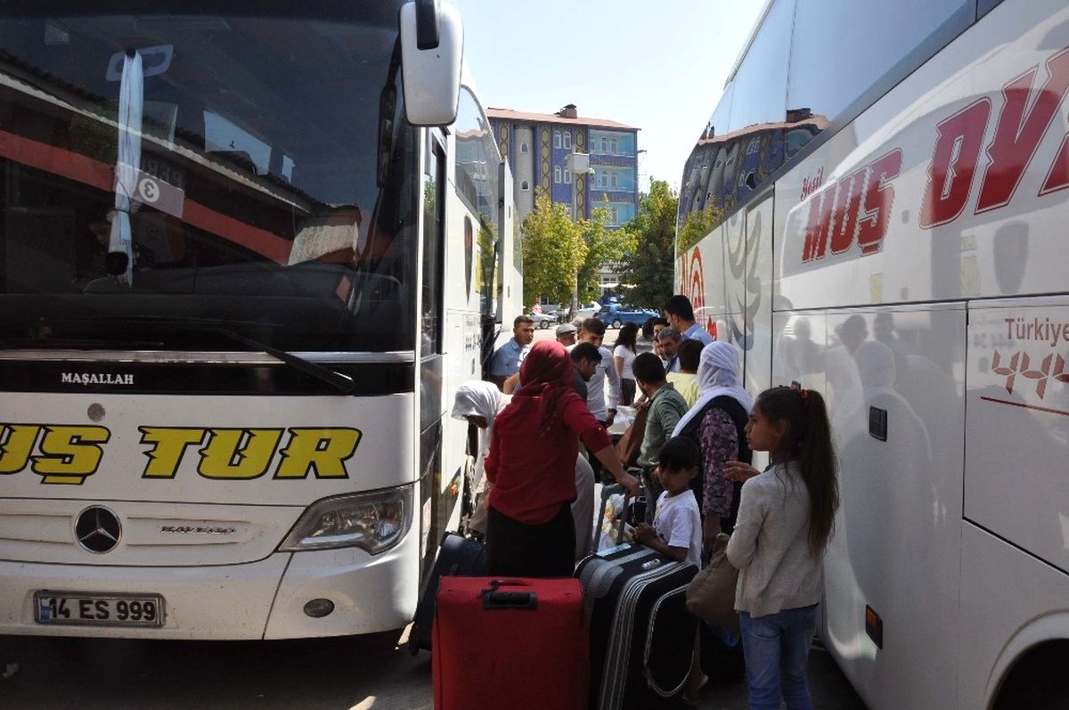 Muş Otogarında Yoğunluk