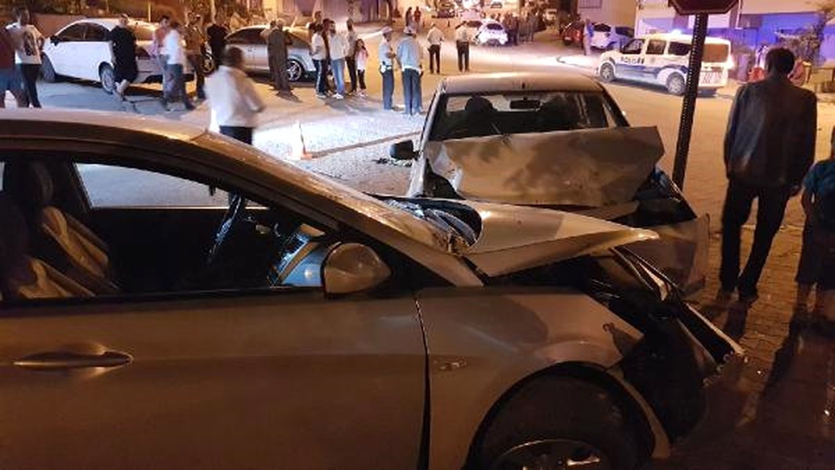 Niğde İki Otomobil Çarpıştı: 1 Ölü, 7 Yaralı