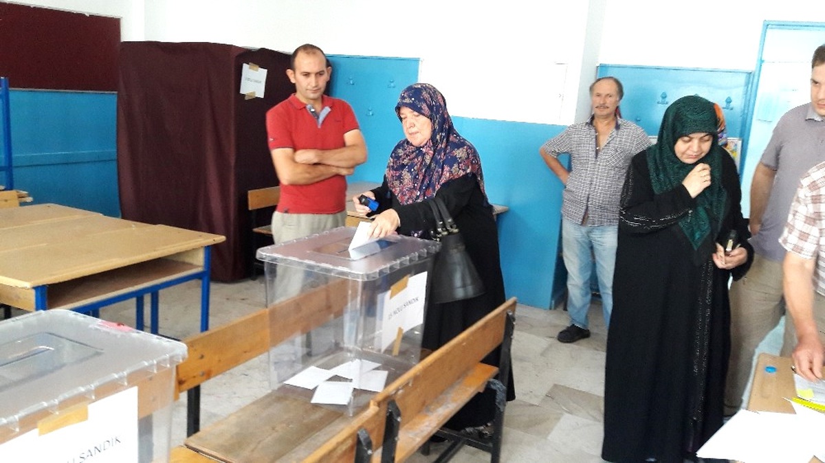 Pazar Yerinin Taşınmasına Vatandaşlar Seçim ile Karar Veriyor