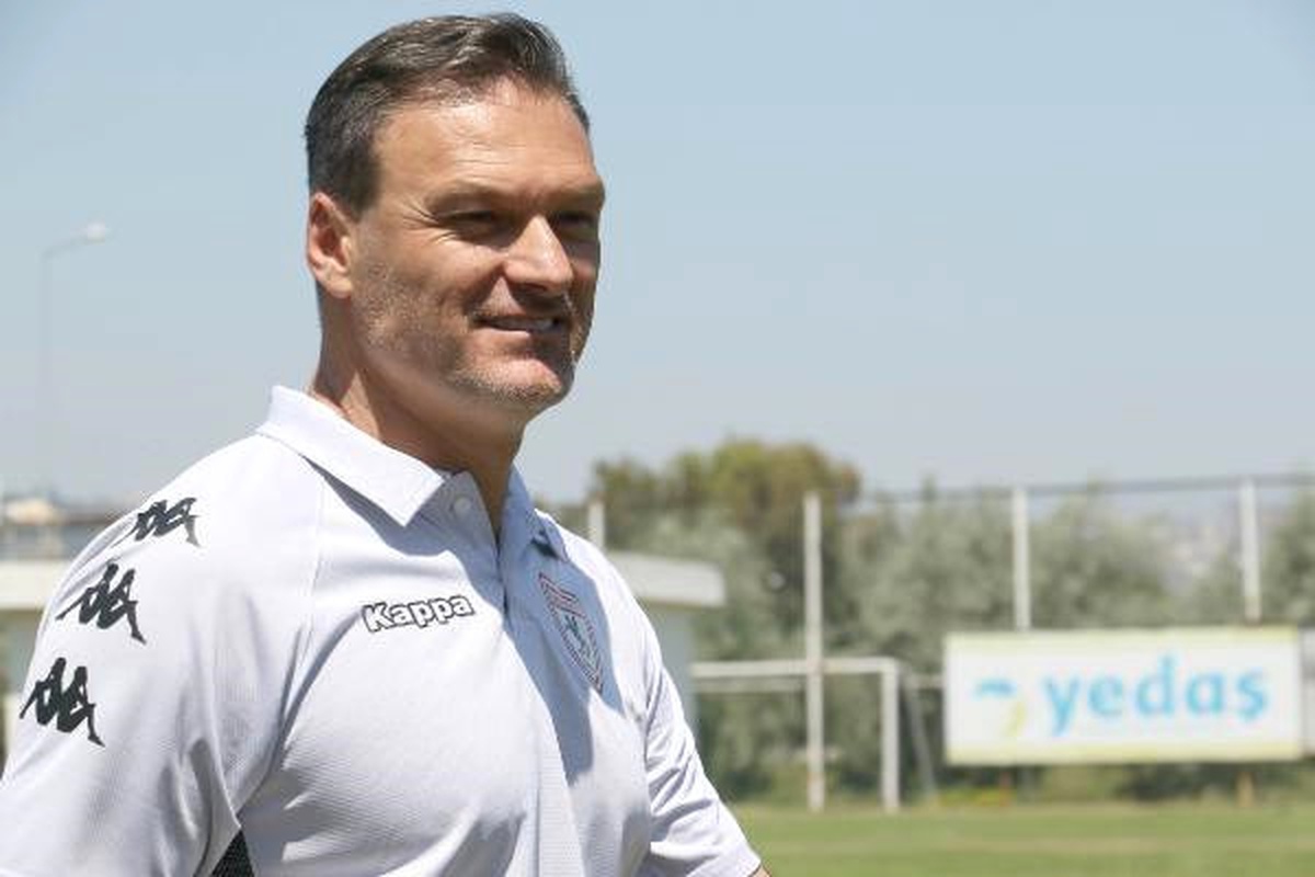 Samsunspor Teknik Direktörü Özalan: Yönetim Bizim Devam Etmemiz Konusunda Arkamızda Durdu