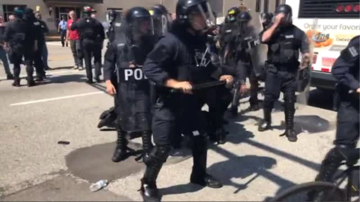 Siyahi Genci Öldürmekle Suçlanan Polis Beraat Etti, Protestolar Başladı