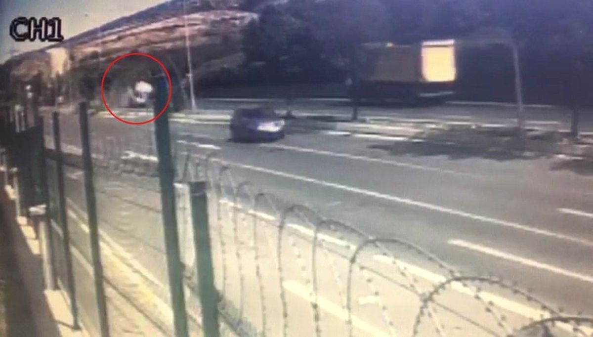 Tuzla\'da Kontrolden Çıkan Araç Takla Attı