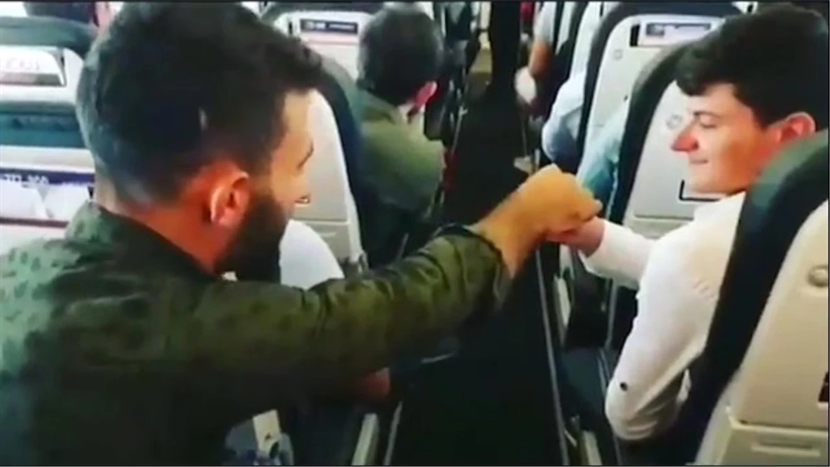 Uçakta Elden Ele Pilota Bilet Parası Gönderen Karadenizliler, Sosyal Medyada Fenomen Oldu