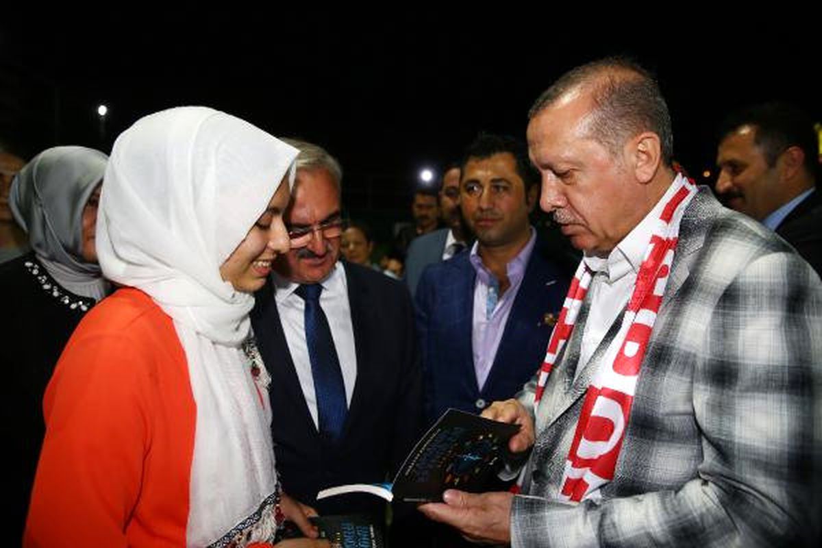 14 Yaşında Yazar Oldu