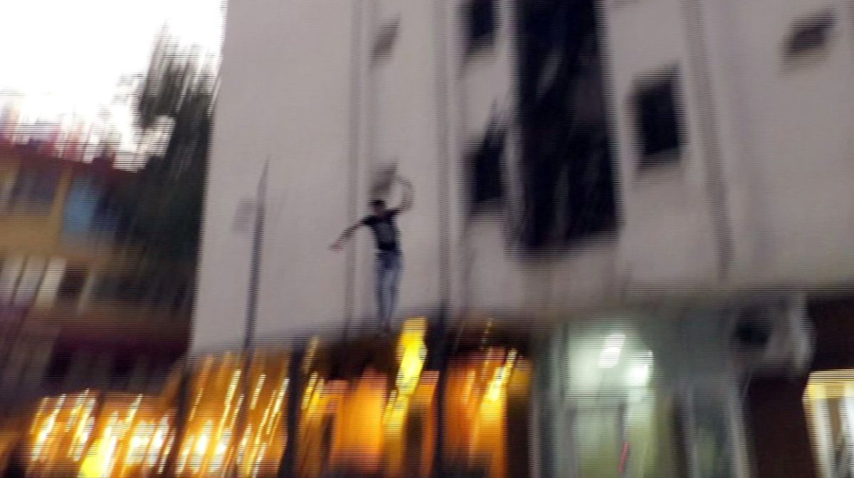4\'üncü Kattan Atlayan Şahıs Ağır Yaralandı