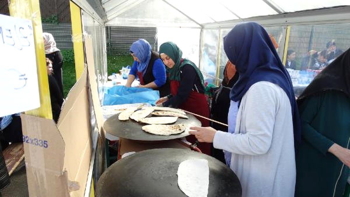 Almanya\'da Kadınlar Arakan İçin Seferber Oldu