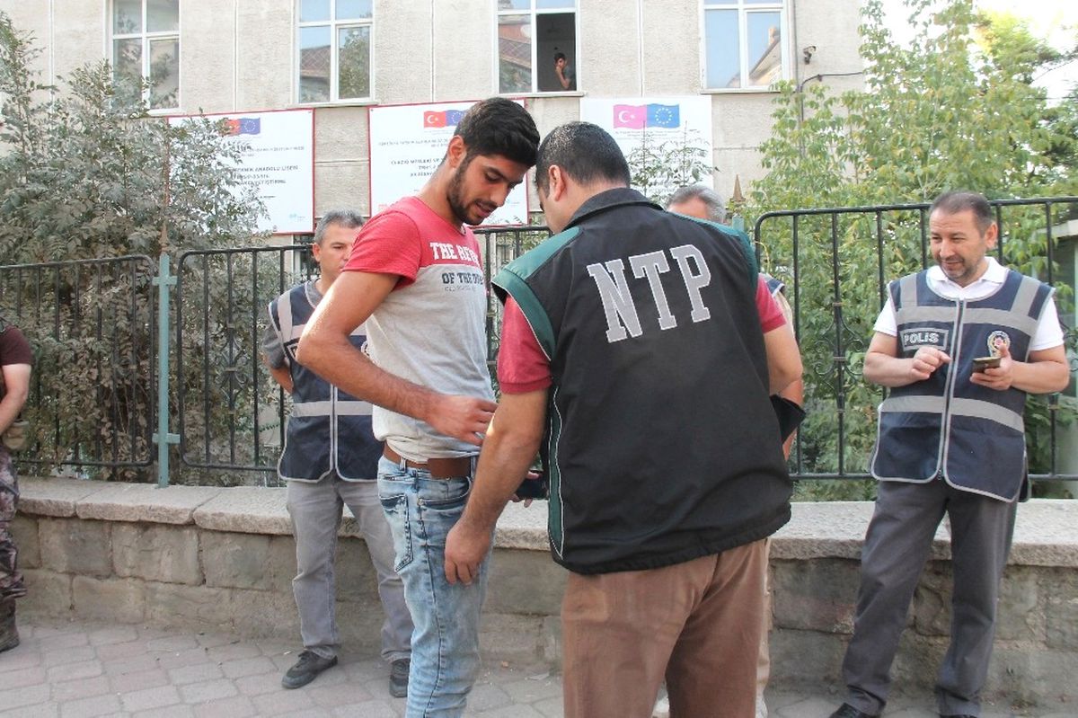 Antalya\'da Polisinden Çocukları Koruma Denetimleri