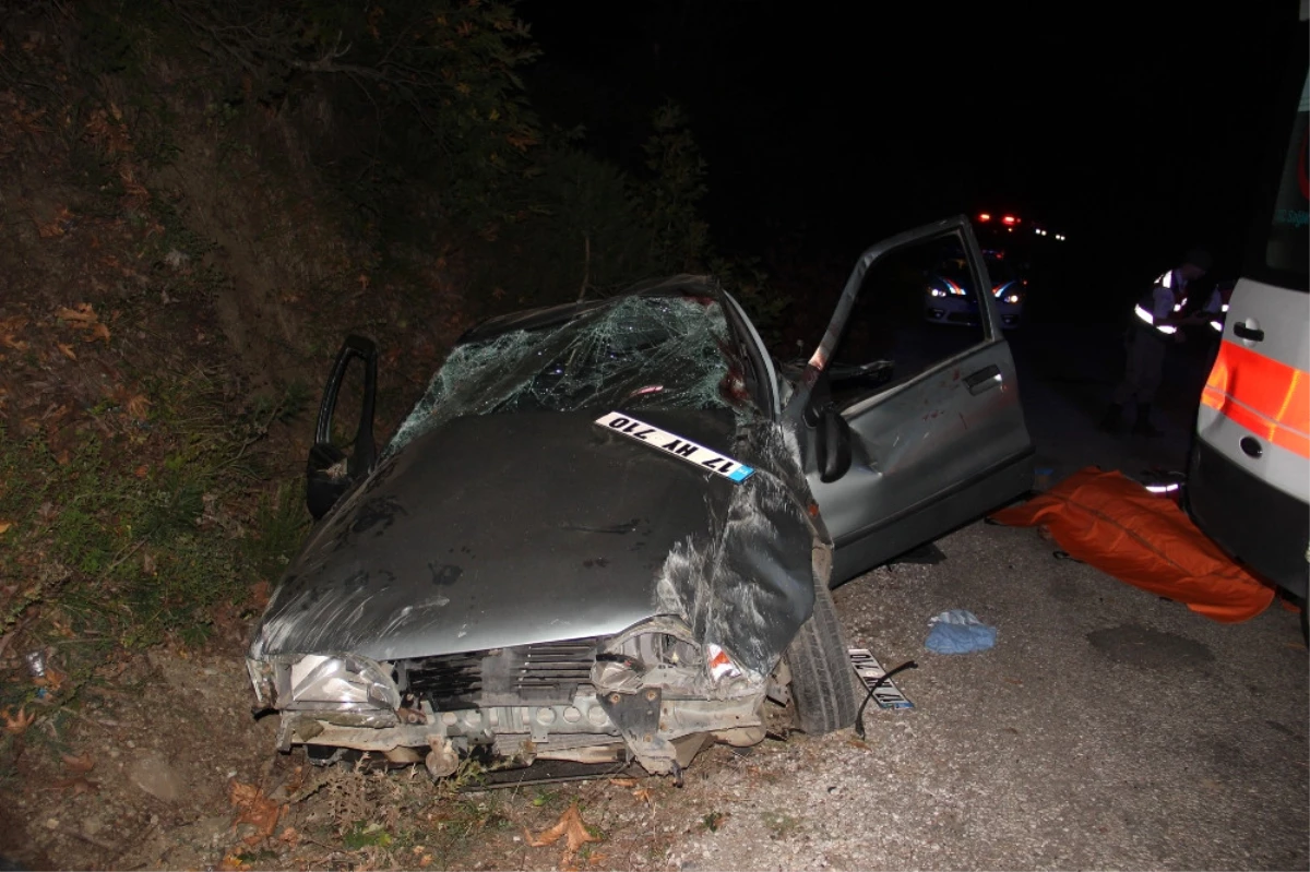 Çanakkale\'de Trafik Kazası: 2 Ölü, 1 Yaralı