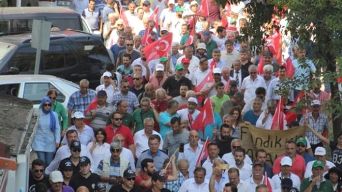 CHP\'nin \'Fındık Yürüyüşü\' Başladı