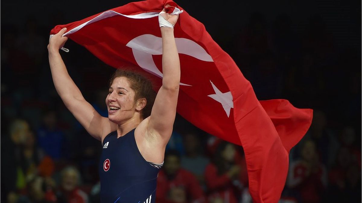 Dünya Şampiyonu Yasemin Adar\'a Ödül