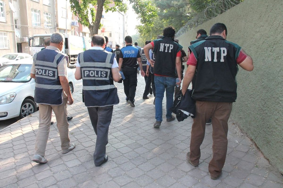 Elazığ\'da Okul Önlerinde Polis Denetimi