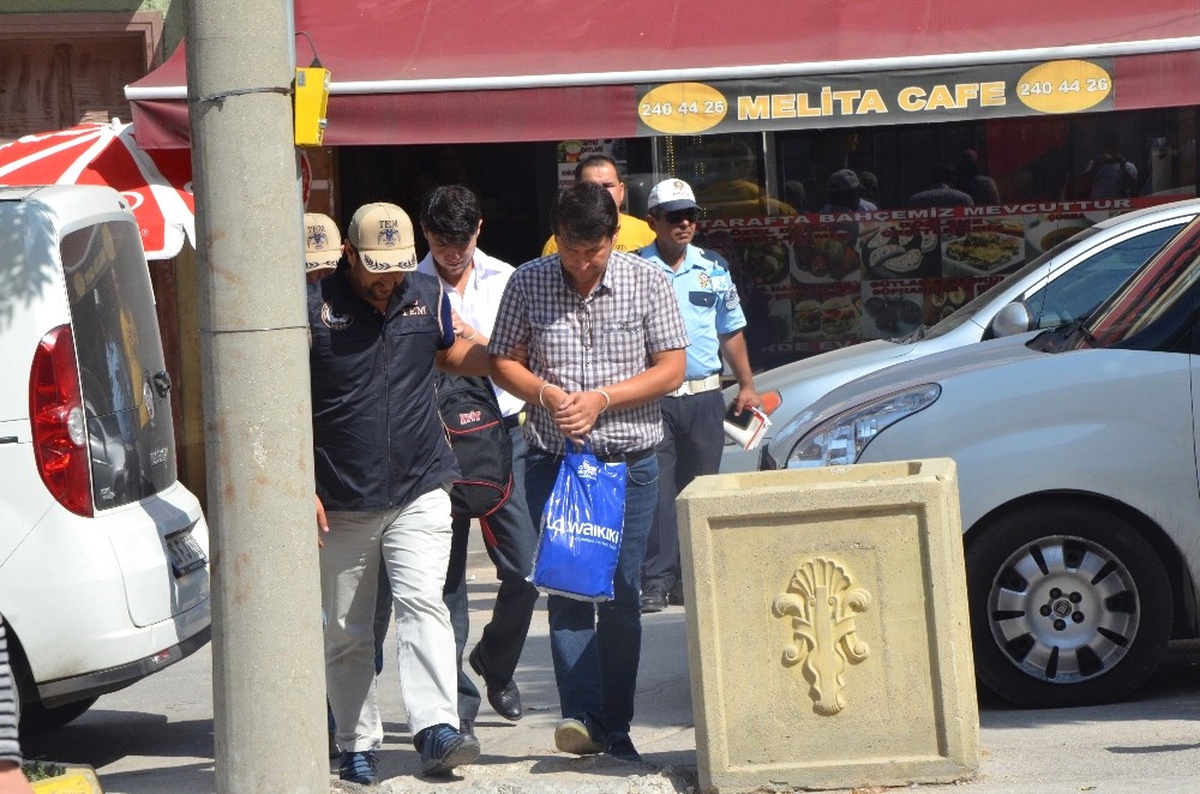 Eskişehir\'de Fetö Şüphelisi 4 Polis Adliyede