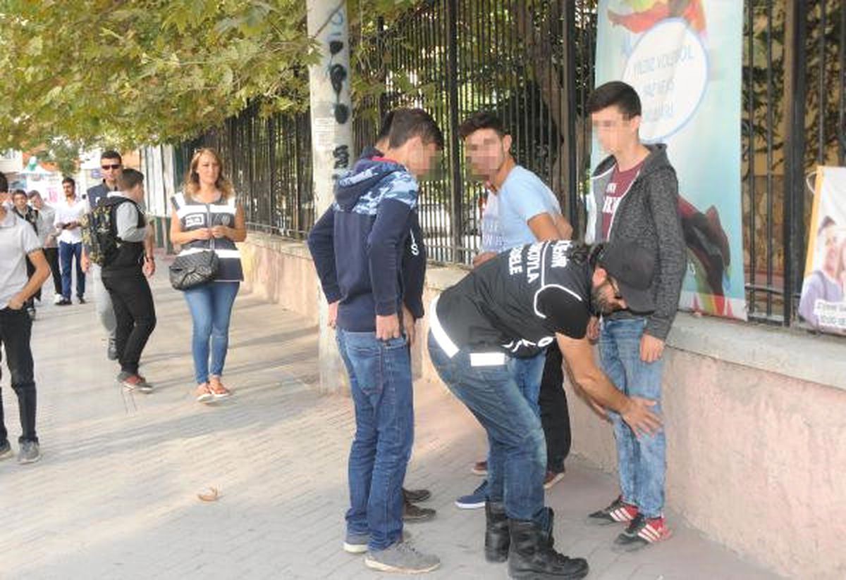 Eskişehir\'de Okul Önlerinde Polis Denetimi