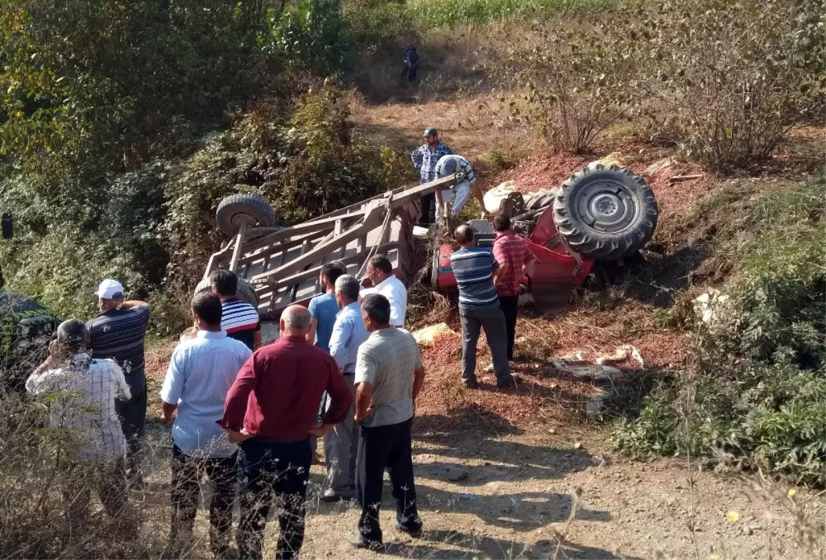 Fındık Yüklü Traktör Devrildi: 2 Ölü