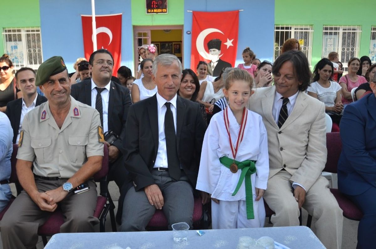 Foça\'da İlk Ders Zili