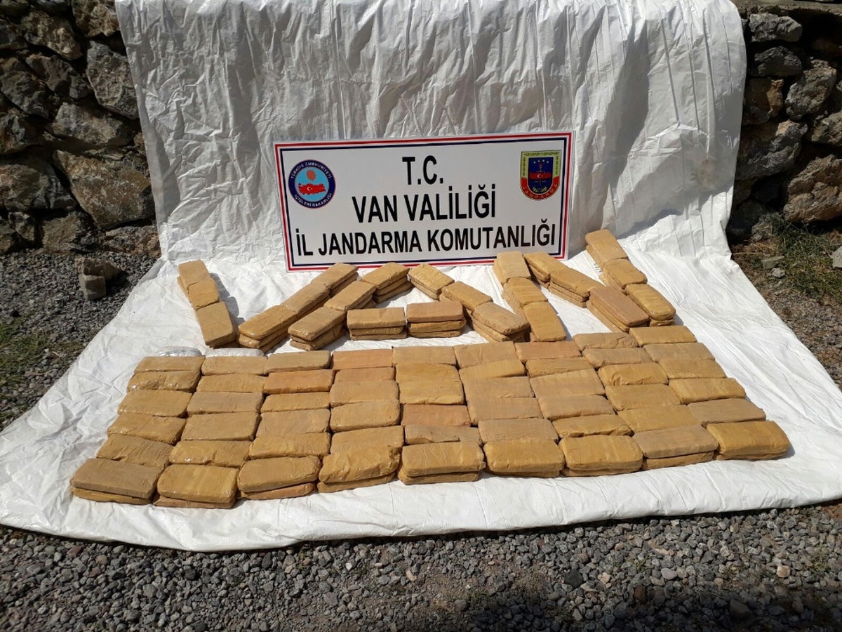 Okul Bölgelerinde Satılmak İsteniyordu
