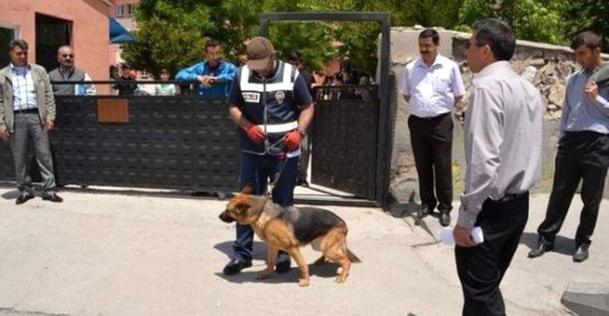 Okullar Açıldı Polis Okul Çevrelerinde Alarma Geçti